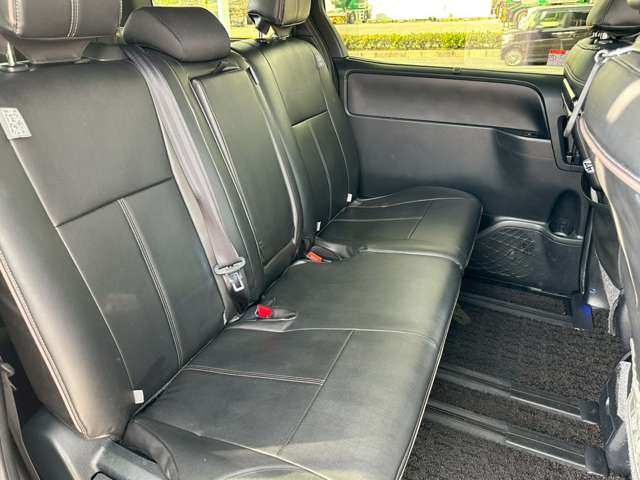 トヨタ ヴォクシー ２．０ ＺＳ 煌ＩＩ R1年 (中国) 99