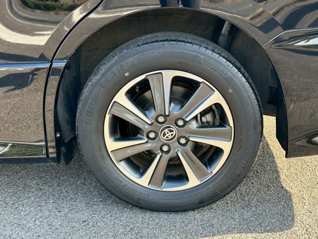 トヨタ ヴォクシー ２．０ ＺＳ 煌ＩＩ R1年 (中国) 99