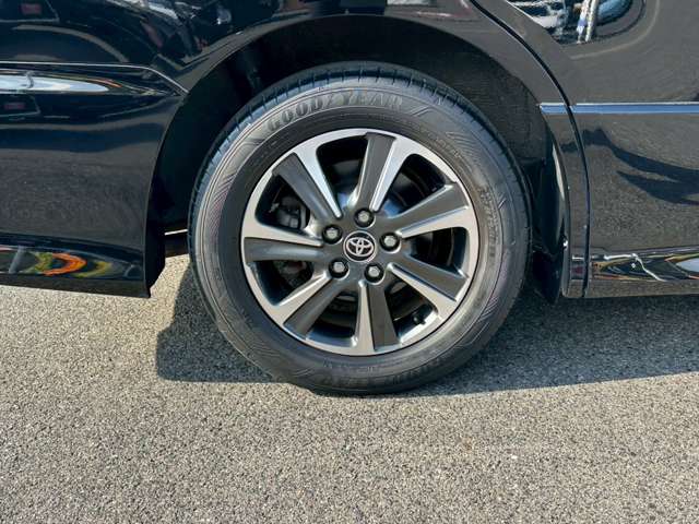 トヨタ ヴォクシー ２．０ ＺＳ 煌ＩＩ R1年 (中国) 99