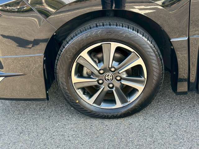 トヨタ ヴォクシー ２．０ ＺＳ 煌ＩＩ R1年 (中国) 99