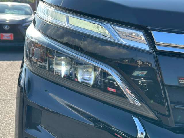 トヨタ ヴォクシー ２．０ ＺＳ 煌ＩＩ R1年 (中国) 99