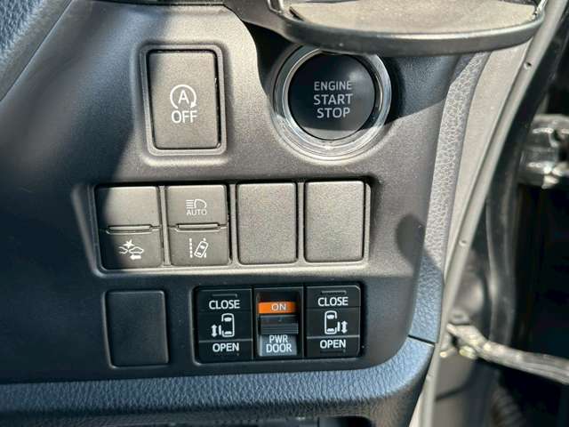 トヨタ ヴォクシー ２．０ ＺＳ 煌ＩＩ R1年 (中国) 99