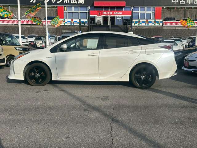 トヨタ プリウス １．８ Ａ ツーリングセレクション Ｅ－ＦＯＵＲ ４ＷＤ H28年 (中国) 99