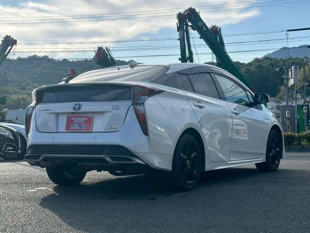 トヨタ プリウス １．８ Ａ ツーリングセレクション Ｅ－ＦＯＵＲ ４ＷＤ H28年 (中国) 99