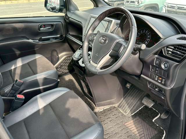 トヨタ ノア ２．０ ＳＩ ＷＸＢＩＩＩ R3年 (中国) 99