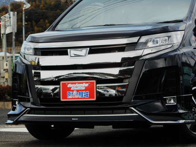 トヨタ ノア ２．０ ＳＩ ＷＸＢＩＩ R1年 (中国) 99