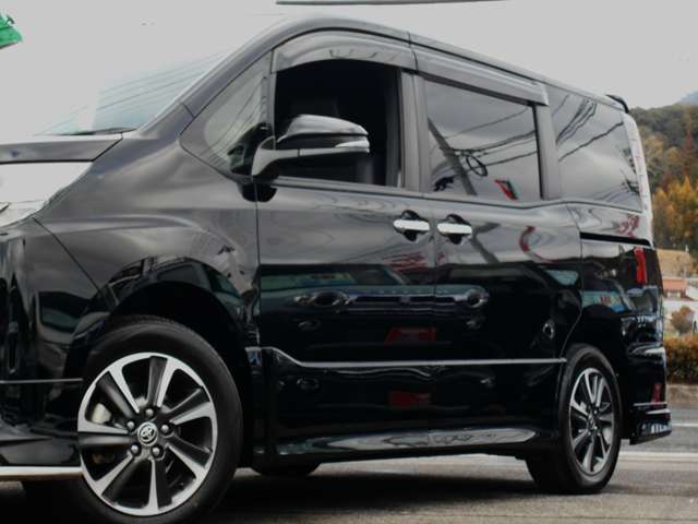 トヨタ ノア ２．０ ＳＩ ＷＸＢＩＩ R1年 (中国) 99