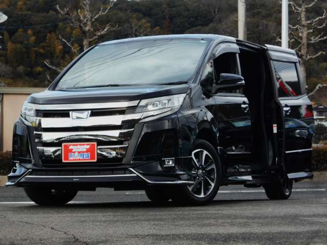 トヨタ ノア ２．０ ＳＩ ＷＸＢＩＩ R1年 (中国) 99