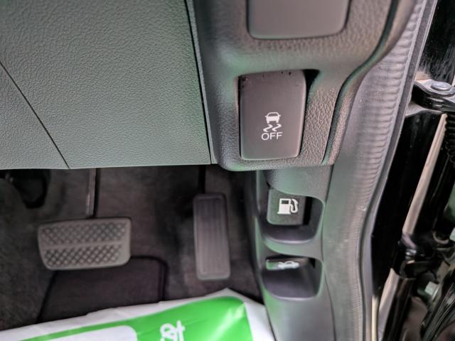 ホンダ Ｎ　ＢＯＸ カスタムＧ Ｌパッケージ 片側電動スライ H29年 (四国) 99