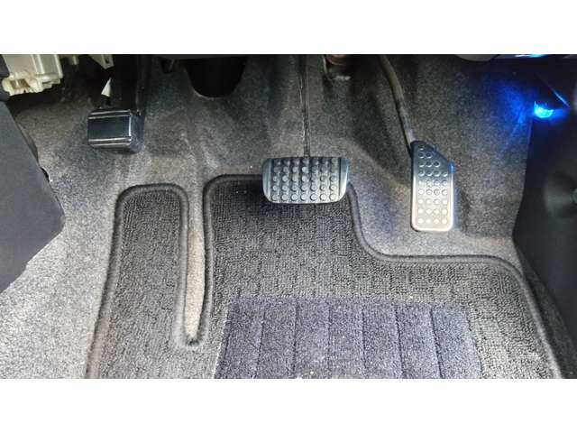 ダイハツ ムーヴ　コンテ ６６０ カスタム Ｘ リミテッド ４ＷＤ H22年 (東北) 99