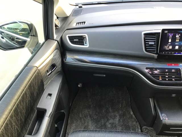 ホンダ オデッセイ ２．４ アブソルート ４ＷＤ H26年 (東北) 99