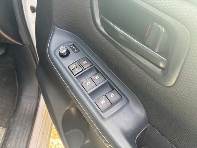 トヨタ ノア ２．０ Ｘ ４ＷＤ H28年 (東北) 99