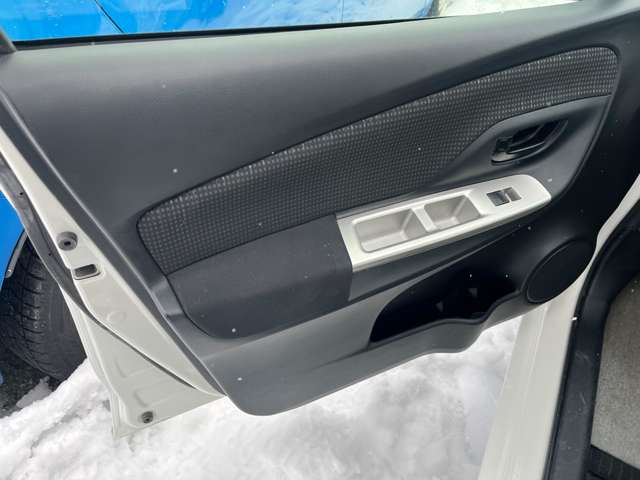 トヨタ ヴィッツ １．３ Ｆ ４ＷＤ H27年 (東北) 99