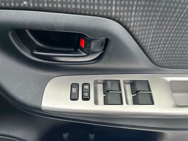 トヨタ ヴィッツ １．３ Ｆ ４ＷＤ H27年 (東北) 99