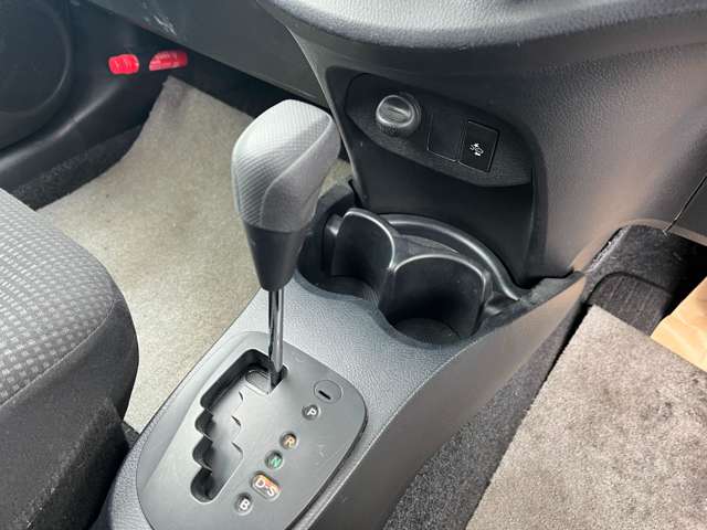 トヨタ ヴィッツ １．３ Ｆ ４ＷＤ H27年 (東北) 99