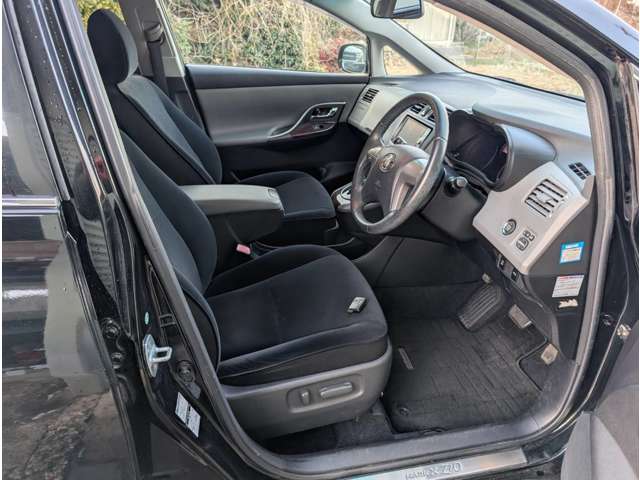 トヨタ マークＸ　ジオ ２．４ ２４０Ｇ ４ＷＤ H24年 (四国) 99