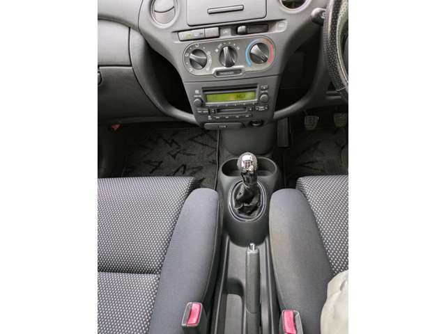トヨタ ヴィッツ １．５ ＲＳ Ｖパッケージ H15年 (四国) 99