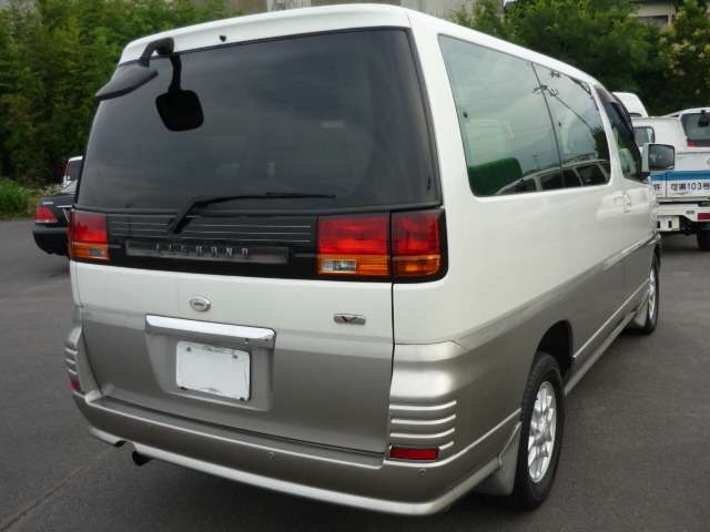 日産 エルグランド ３．０ Ｖ ラウンジパッケージ装着車 ディーゼルターボ H13年 () 99