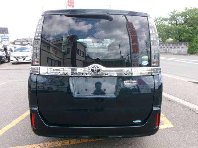 トヨタ ヴォクシー ２．０ Ｖ ４ＷＤ H26年 (東北) 99