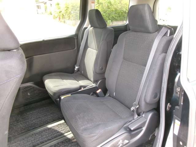 トヨタ ヴォクシー ２．０ Ｖ ４ＷＤ H26年 (東北) 99