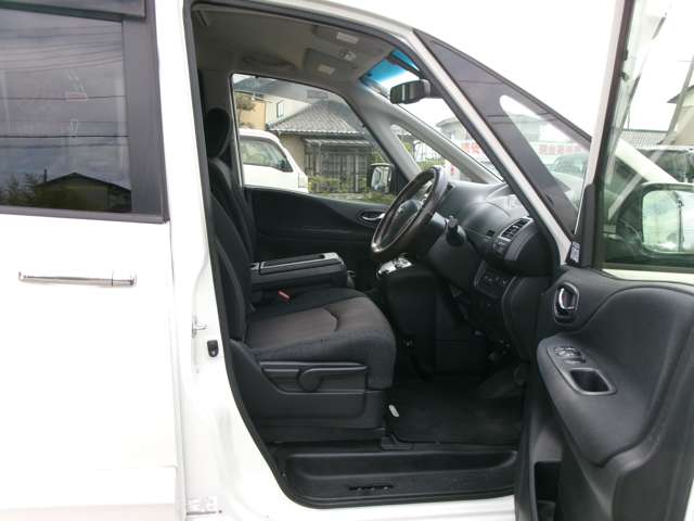 日産 セレナ ２．０ ハイウェイスター Ｓ－ＨＹＢＲＩＤ H26年 (東北) 99