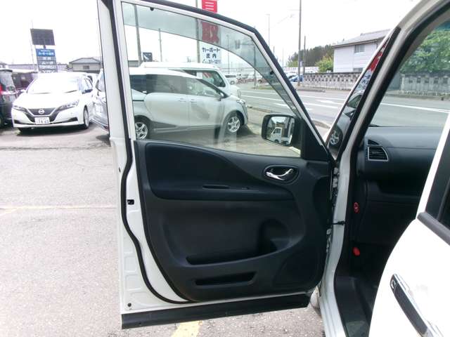 日産 セレナ ２．０ ハイウェイスター Ｓ－ＨＹＢＲＩＤ H26年 (東北) 99