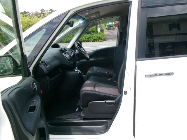 日産 セレナ ２．０ ハイウェイスター Ｓ－ＨＹＢＲＩＤ H26年 (東北) 99
