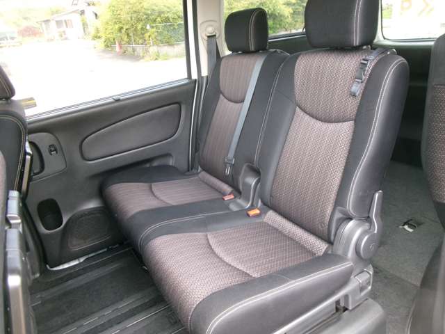 日産 セレナ ２．０ ハイウェイスター Ｓ－ＨＹＢＲＩＤ H26年 (東北) 99