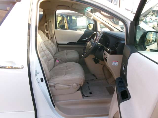 トヨタ ヴェルファイア ２．４ Ｘ ４ＷＤ H25年 (東北) 99