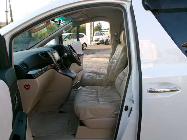 トヨタ ヴェルファイア ２．４ Ｘ ４ＷＤ H25年 (東北) 99
