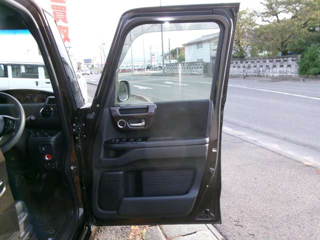 ホンダ Ｎ　ＢＯＸ カスタム ６６０ Ｇ Ｌ ホンダセンシング ４ＷＤ H30年 (東北) 99