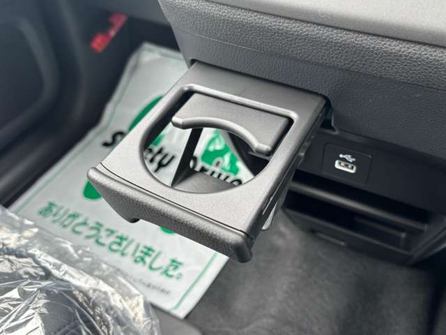 ホンダ フリード　ハイブリッド １．５ Ｅ：ＨＥＶ エアー ＥＸ ４ＷＤ R8年 (東北) 99
