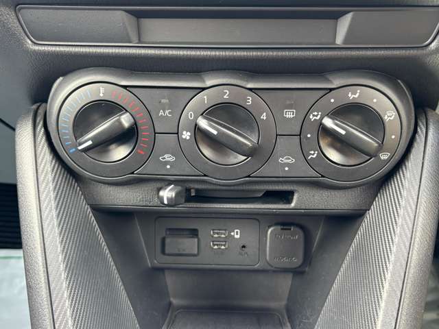 マツダ ＭＡＺＤＡ２ １．５ １５Ｓ ４ＷＤ R3年 (東北) 99