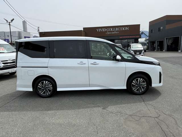 日産 セレナ ２．０ ハイウェイスターＶ ４ＷＤ R5年 (東北) 99