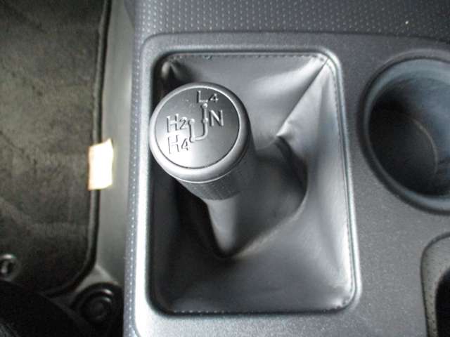 トヨタ ＦＪ　クルーザー ４．０ ４ＷＤ H24年 (九州・沖縄) 99