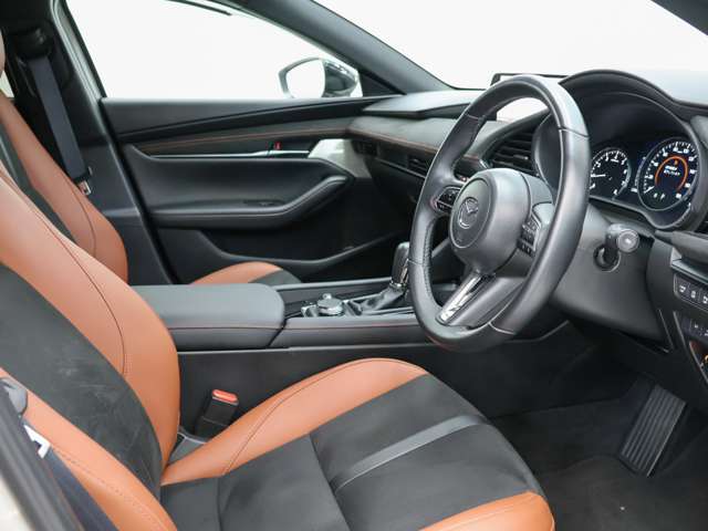 マツダ ＭＡＺＤＡ３　ファストバック ２．０ ２０Ｓ レトロスポーツエディション R6年 (東海) 99