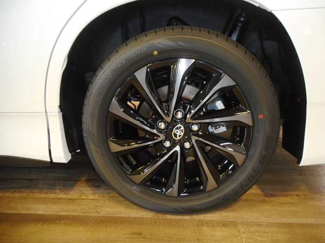 トヨタ ヴォクシー １．８ ハイブリッド Ｓ－Ｚ R8年 (近畿) 99