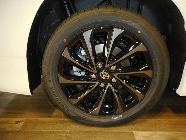 トヨタ ヴォクシー １．８ ハイブリッド Ｓ－Ｚ R8年 (近畿) 99