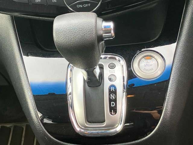 日産 セレナ ２．０ ハイウェイスター Ｖセレクション＋ＳＡＦＥＴＹ Ｓ－ＨＹＢＲＩＤ アドバンストセーフティ ＰＫＧ H27年 (四国) 99