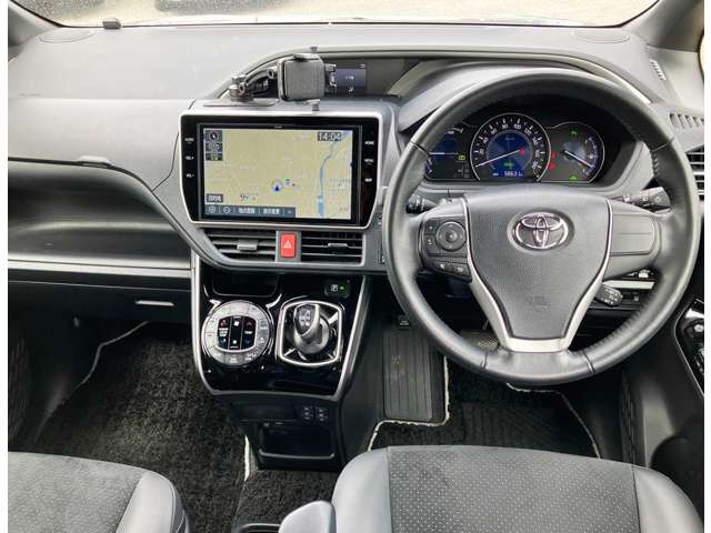 トヨタ ヴォクシー １．８ ハイブリッド ＺＳ 煌ＩＩＩ R3年 (四国) 99