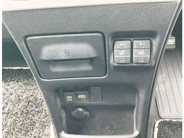 トヨタ ヴォクシー １．８ ハイブリッド ＺＳ 煌ＩＩＩ R3年 (四国) 99