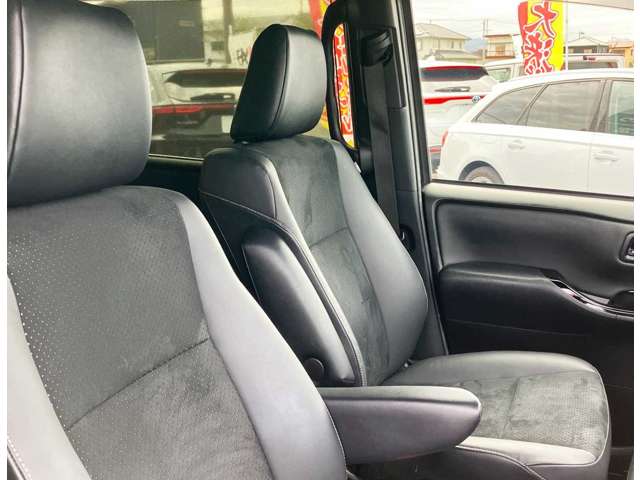 トヨタ ヴォクシー １．８ ハイブリッド ＺＳ 煌ＩＩＩ R3年 (四国) 99