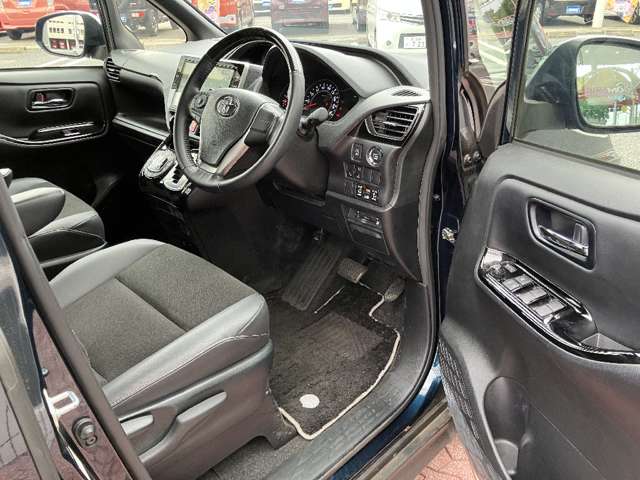 トヨタ ノア ２．０ ＳＩ ＷＸＢＩＩＩ R3年 (関東) 99