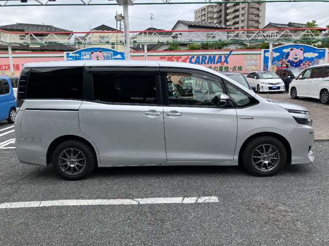 トヨタ ヴォクシー １．８ ハイブリッド Ｖ H29年 (関東) 99