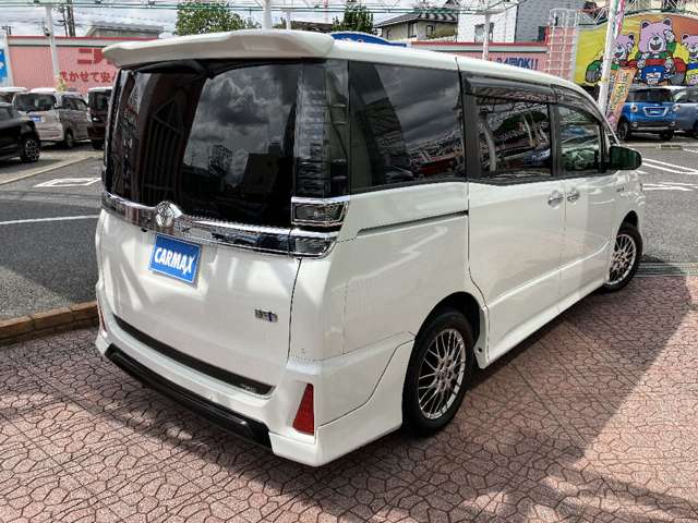 トヨタ ヴォクシー １．８ ハイブリッド ＺＳ 煌ＩＩ R1年 (関東) 99