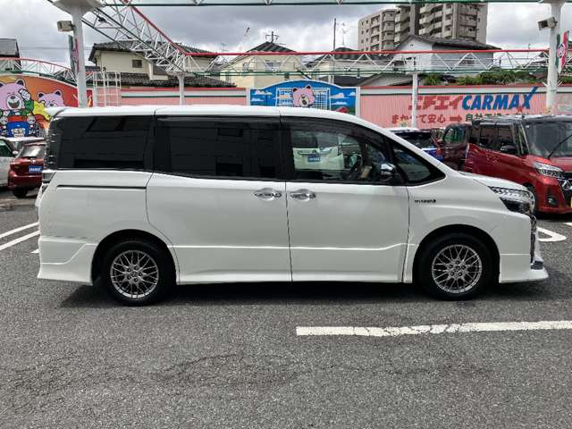 トヨタ ヴォクシー １．８ ハイブリッド ＺＳ 煌ＩＩ R1年 (関東) 99