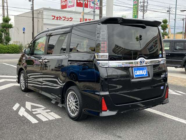 トヨタ ヴォクシー １．８ ハイブリッド ＺＳ 煌ＩＩＩ R2年 (関東) 99