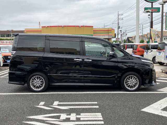 トヨタ ヴォクシー １．８ ハイブリッド ＺＳ 煌ＩＩＩ R2年 (関東) 99