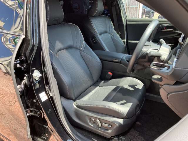 トヨタ クラウン　スポーツ　ハイブリッド ２．５ Ｚ Ｅ－ＦＯＵＲ ４ＷＤ R5年 (関東) 99