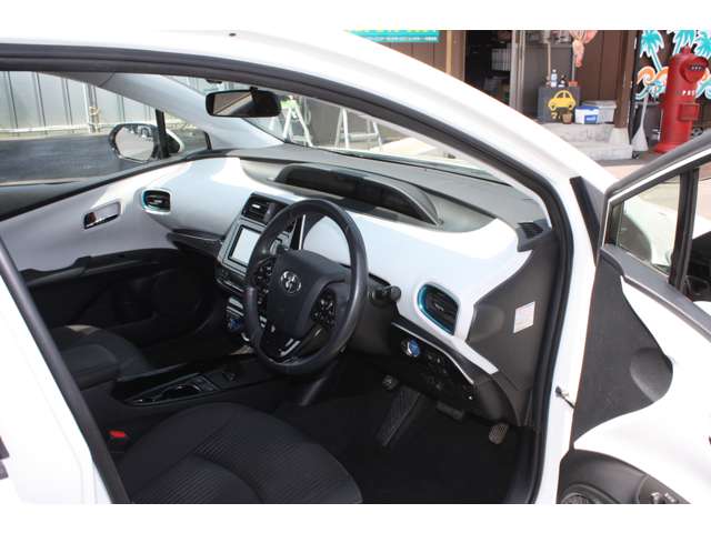トヨタ プリウスＰＨＶ １．８ Ａ R1年 (関東) 99